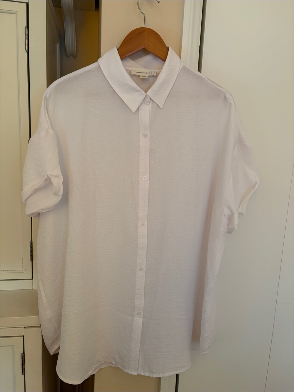 White Short-Sleeve Button-Up Shirt - Casual Relaxed Fit
